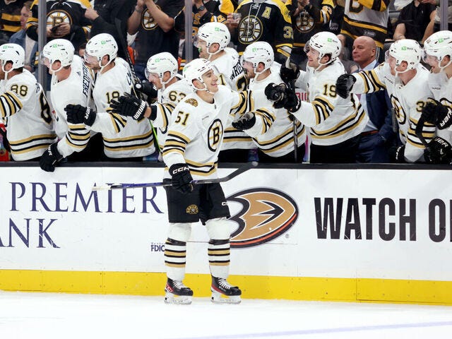 Bruins' Poitras 'kind of blacked out' during 2-goal eruption vs. Ducks |  theScore.com