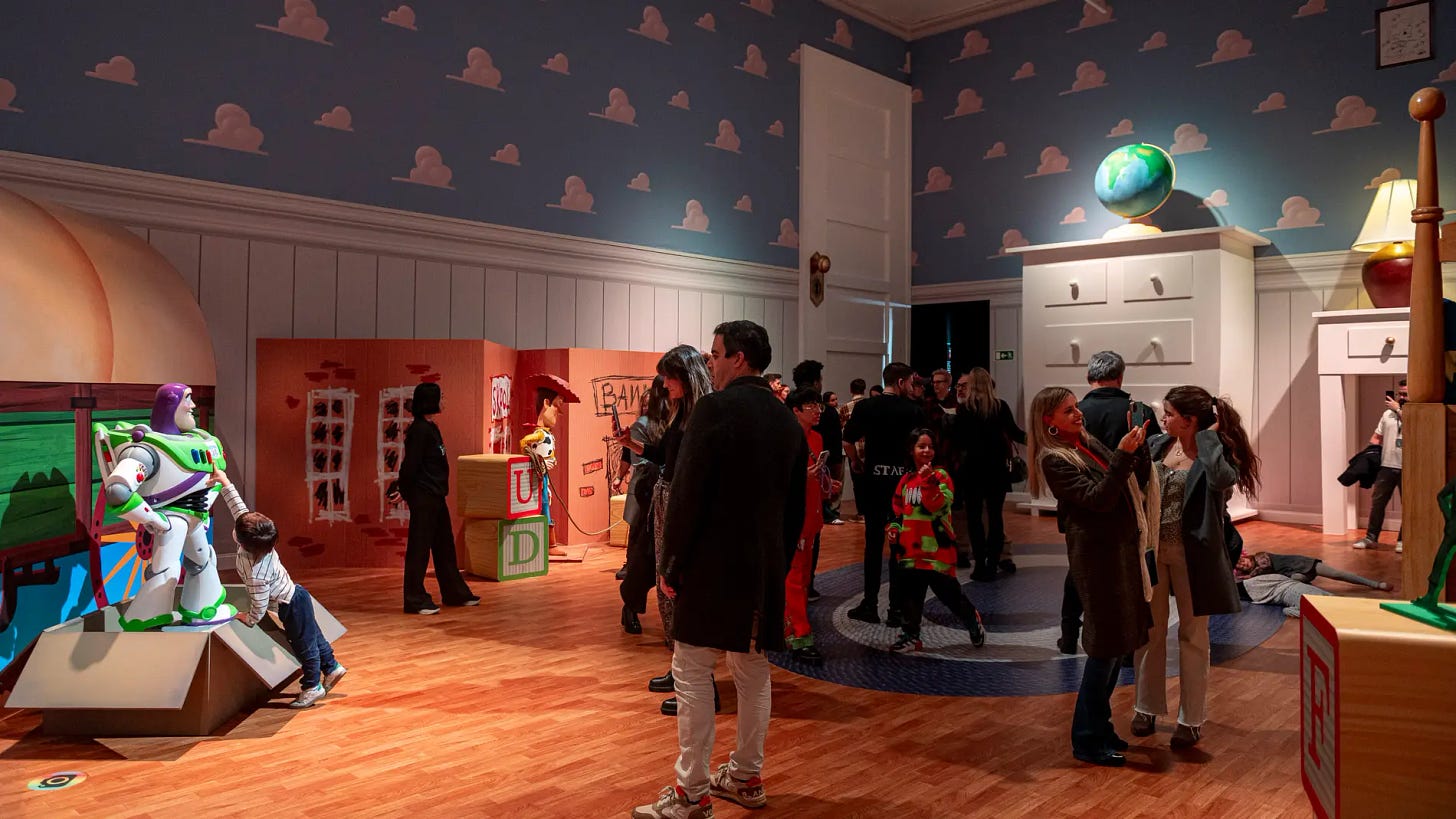 Mundo Pixar, la exposición inmersiva de Pixar más grande del mundo, supera  los 200.000 visitantes un mes después de su apertura en Madrid