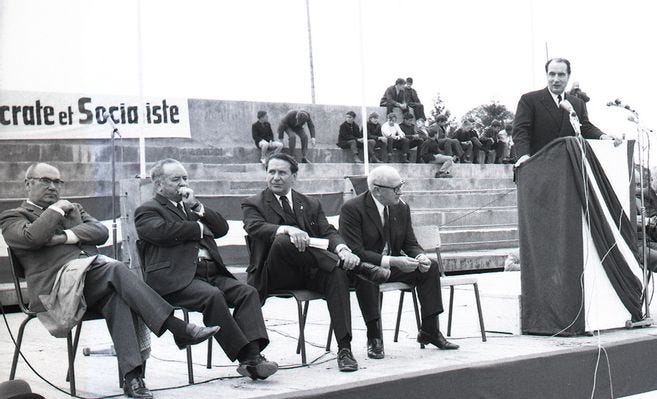 26 mai 1968 : à Château-Chinon, François Mitterrand et les leaders de la  gauche disent "adieu" à de Gaulle - Château-Chinon (Ville) (58120)