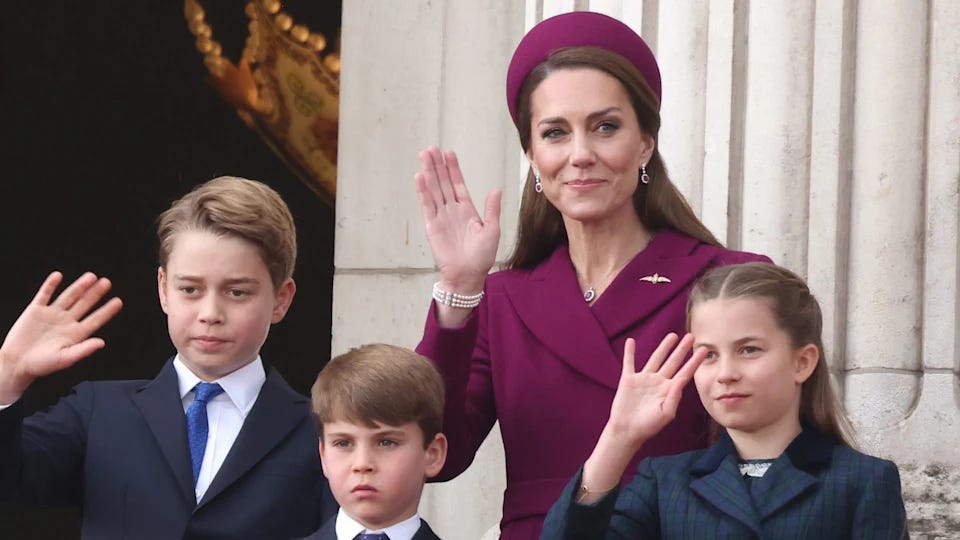 Princess Kate and her children waving from Buckingham Palace balcony