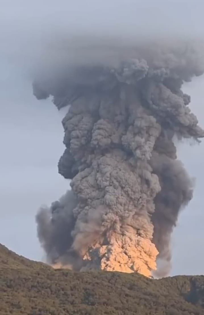 Ash cloud from volcano in Costa Rica