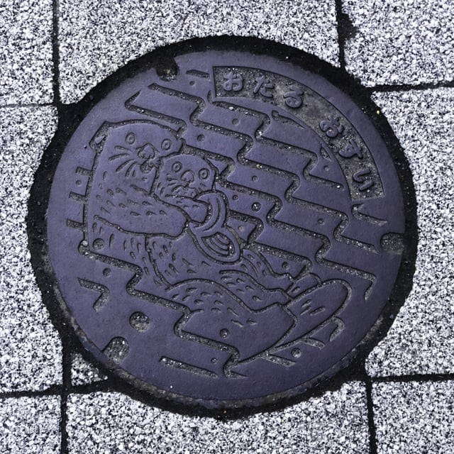 r/manholeporn - Otter manhole of Otaru Japan