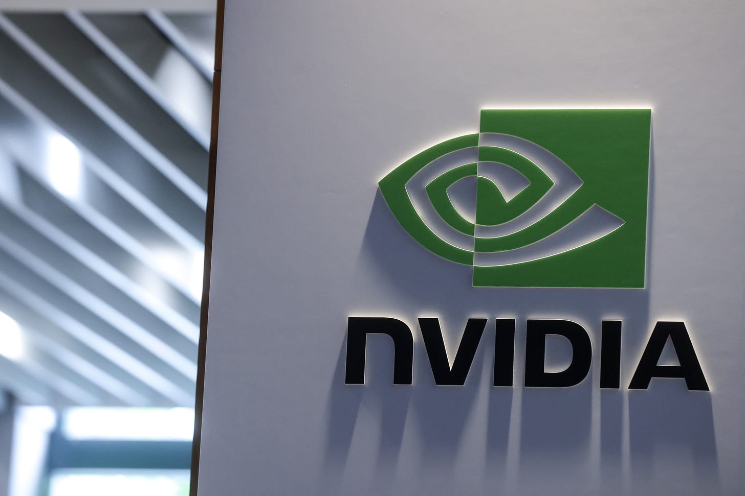 US Is Looking Into Nvidia's (NVDA) AI Chips for China, Gina Raimondo Says -  Bloomberg