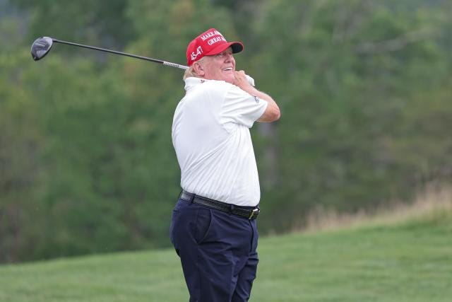 Donald Trump claims another club championship: 'For some reason, I am just  a good golfer/athlete' - Yahoo Sports