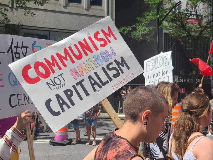 Photo of prtests advocating Commuunism.