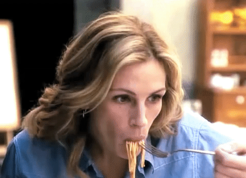 Julia Roberts eating pasta