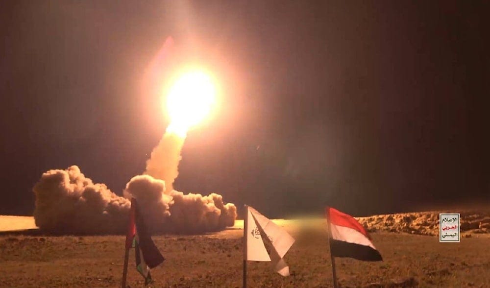 Scenes from the launch of Yemen's Palestine-2 hypersonic ballistic missile toward Tel Aviv, occupied Palestine, December 19, 2024 (Yemeni Military Media)