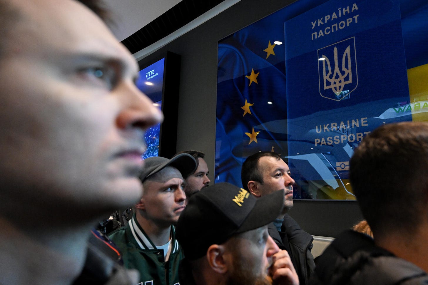 A varsói ukrán lakosok számára útleveleket kiállító ügynökség „technikai hibát” okolt a kiállítás megtagadásáért