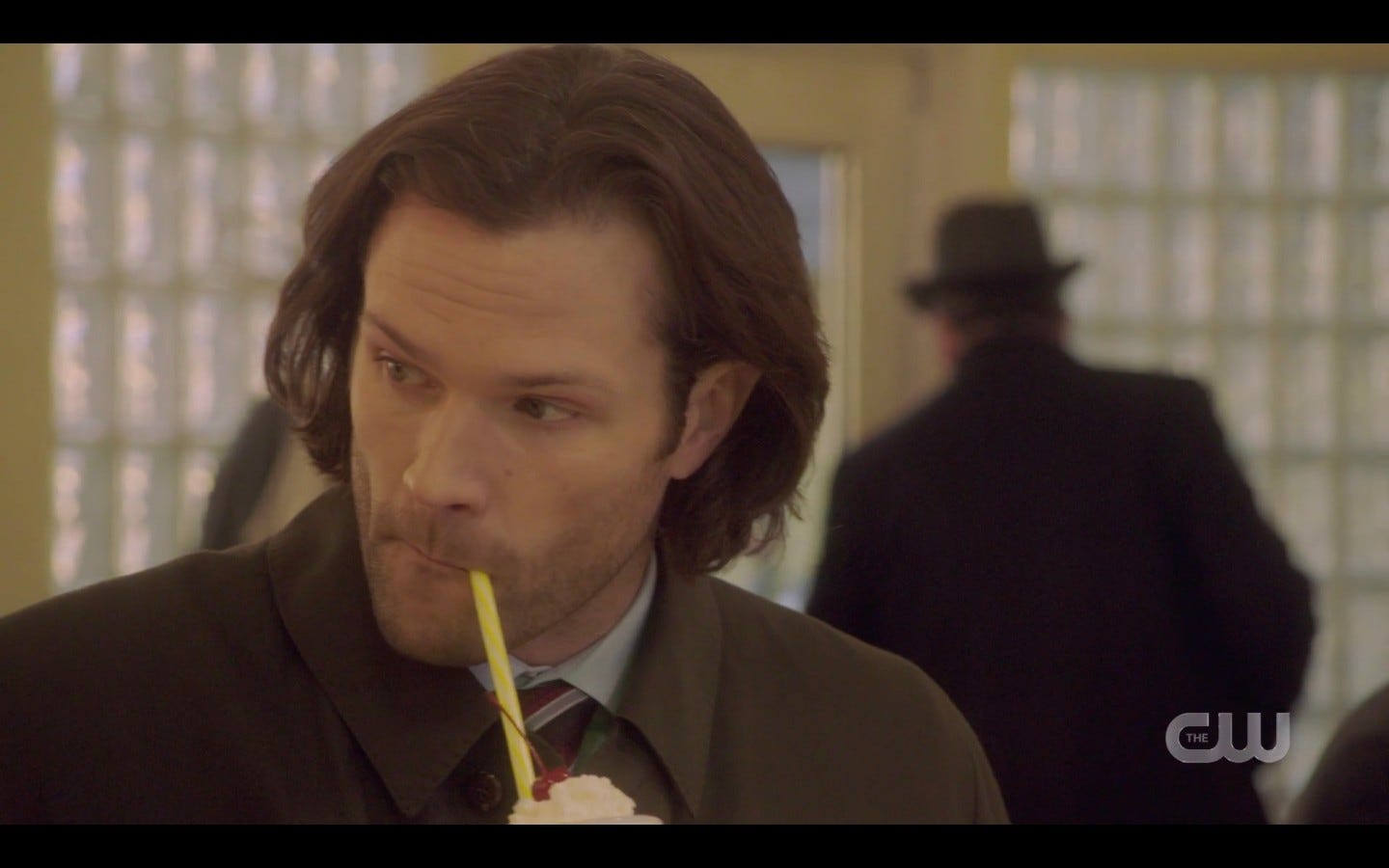 Sam Winchester sucking hard on Castiel milkshake straw SPN 1415