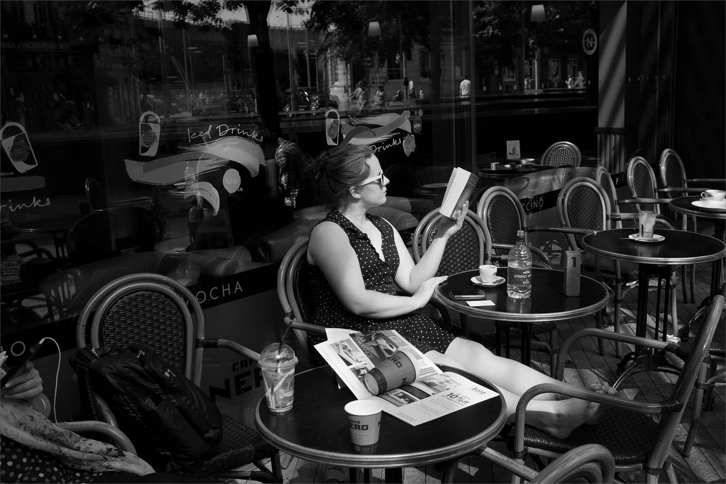 Cafe near Tower Hill, London, 2013. © David Hurn