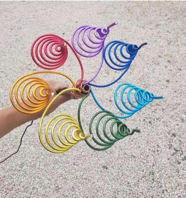 Multi-color spiral antenna