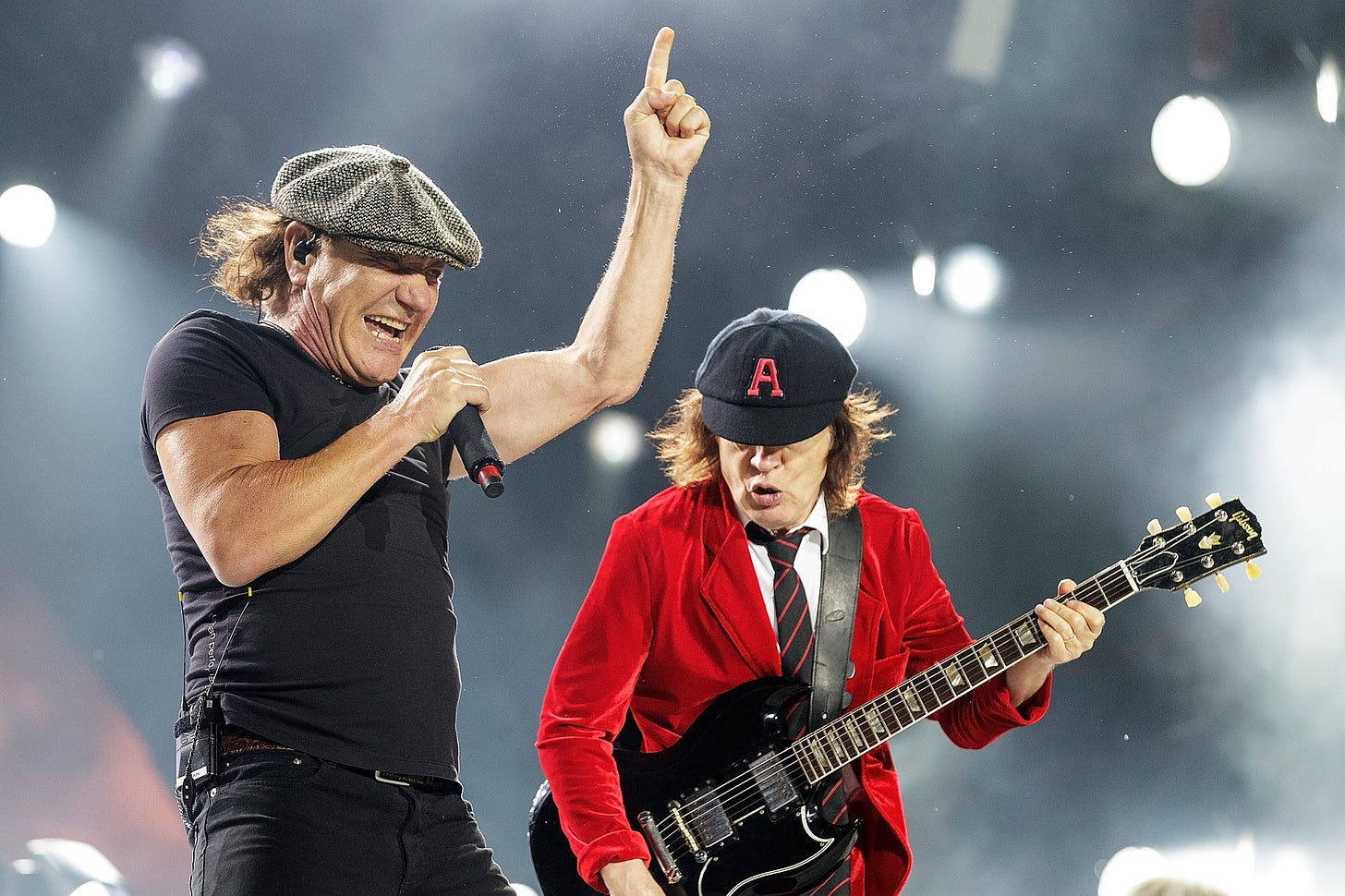 Brian Johnson y Angus Young en un concierto de AC/DC