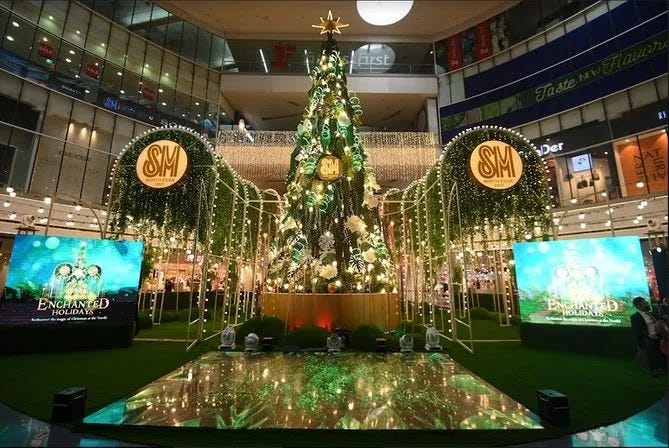 Christmas centerpiece at SM City North Edsa