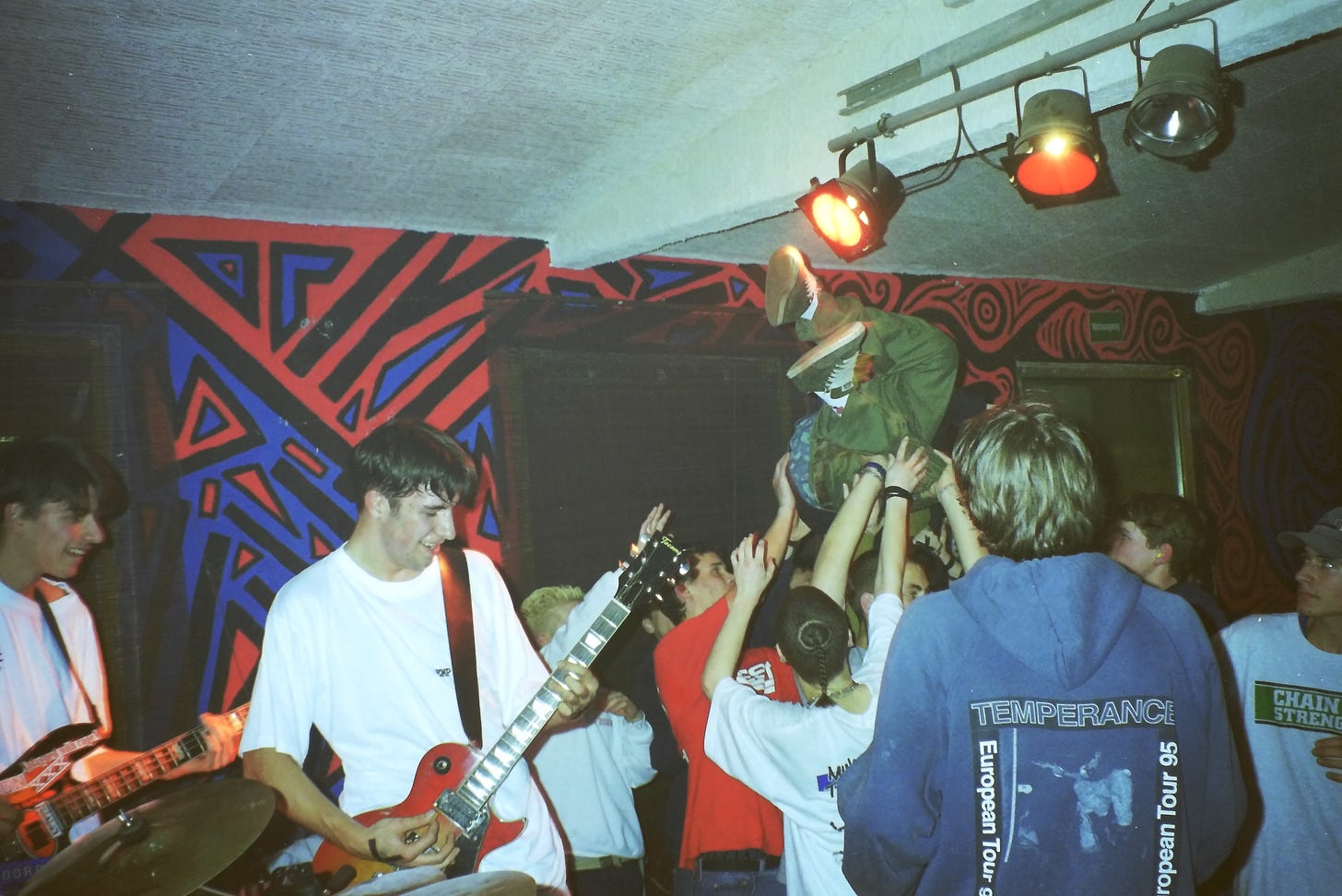 Live photo of the Straight Edge Hardcore Band xEmpirex in Saarbrücken 1998