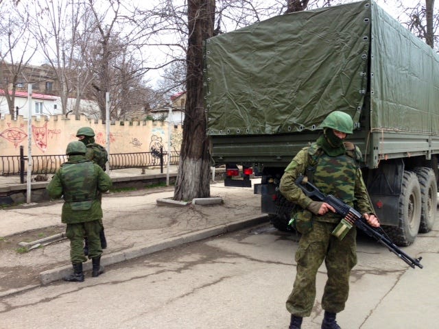 File:VOA-Crimea-unmarked-soldiers.jpg