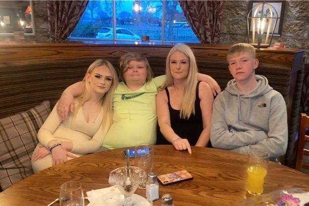 Dee was mum to Demi, 18, Lyle, 11, and Paul, 17.