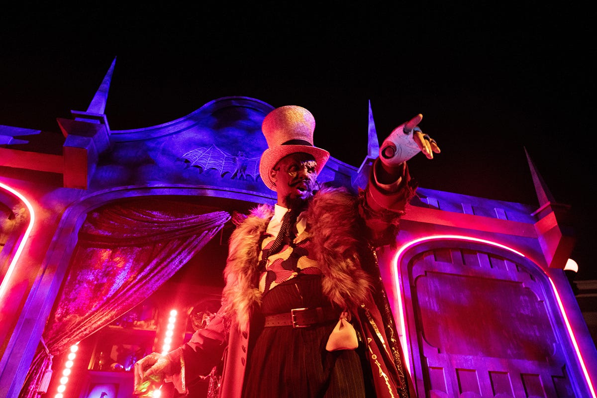 Dr. Oddfellow at Halloween Horror Nights 2023 Universal Orlando