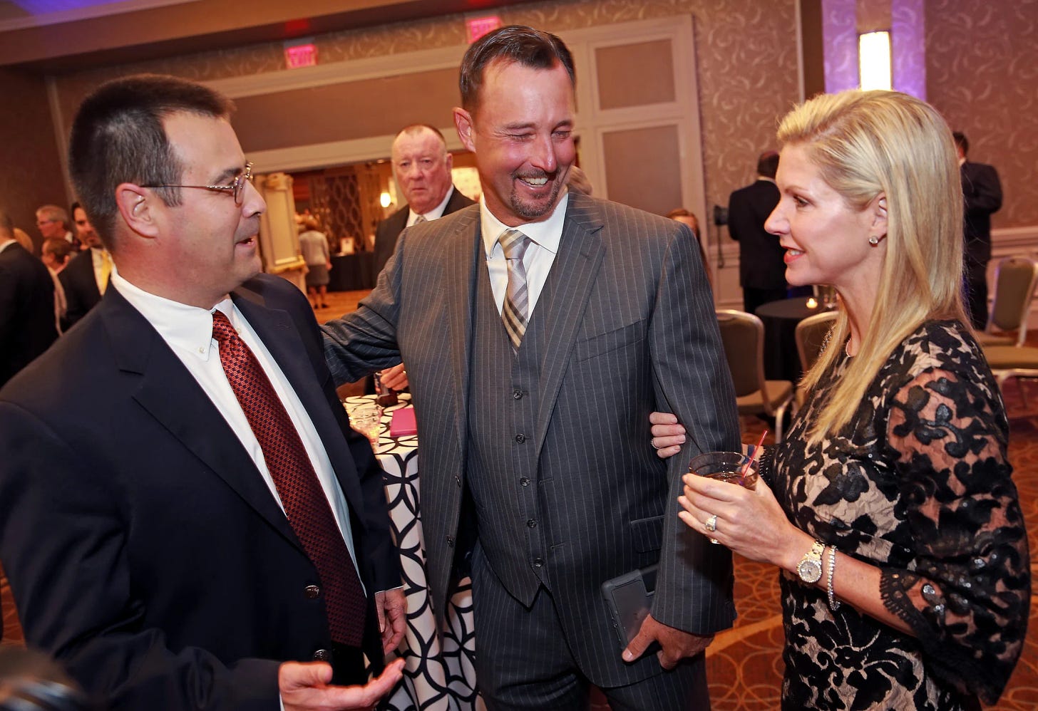 Former Red Sox pitcher Tim Wakefield (center) and his wife, Stacy, shown here in 2016, are survived by their two children. (Matt Stone/MediaNews Group/Boston Herald via Getty Images)