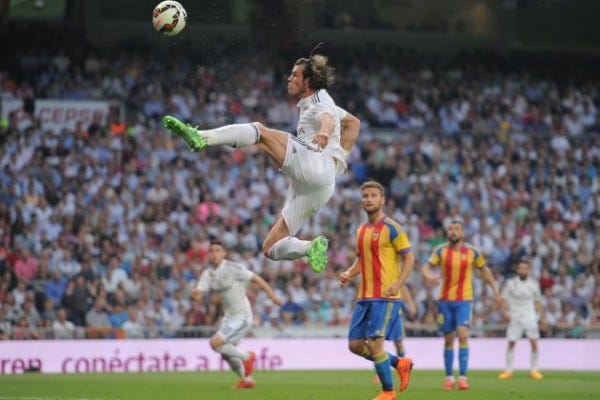 gareth bale high kick for real madrid draw with valencia la liga 2015