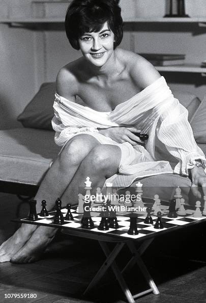 Portrait of chess champion Lisa Lane posing during photo shoot at... News  Photo - Getty Images