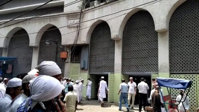 UP police starts searching for 157 people who had attended the Tablighi Jamat event in Delhi's Nizamuddin