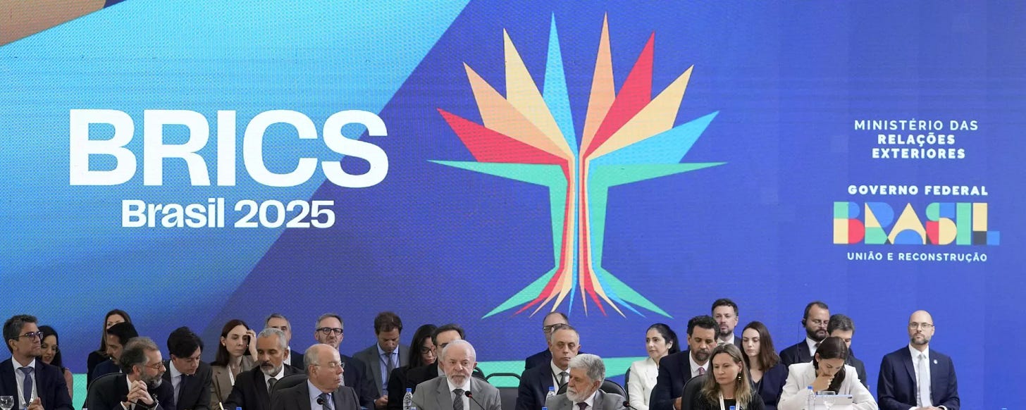 Il presidente brasiliano Luiz Inácio Lula da Silva, al centro, durante la sessione di apertura del primo incontro degli Sherpa in preparazione dell'incontro dei BRICS di luglio in Brasile, al Palazzo Itamaraty, a Brasilia, Brasile, mercoledì 26 febbraio 2025. - Sputnik International, 1920, 22.05.2025