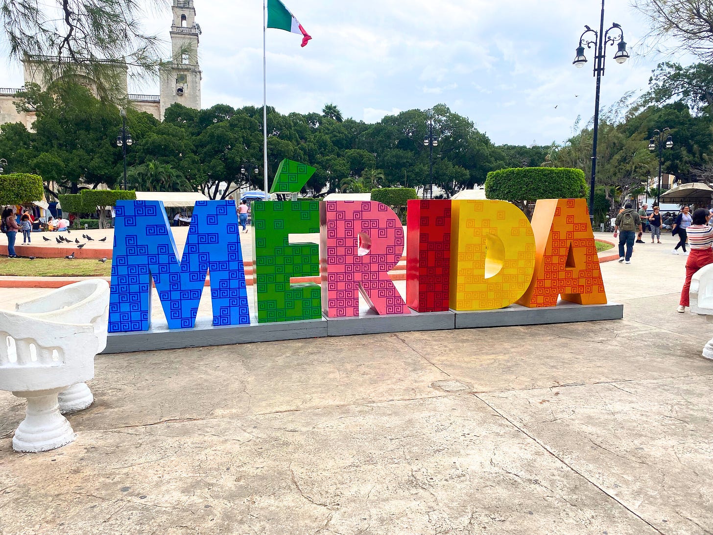 Colorful Mérida sign in the Plaza Grande