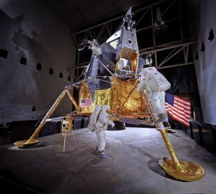 This image has an empty alt attribute; its file name is Apollo-Craft-Smithsonian.jpg