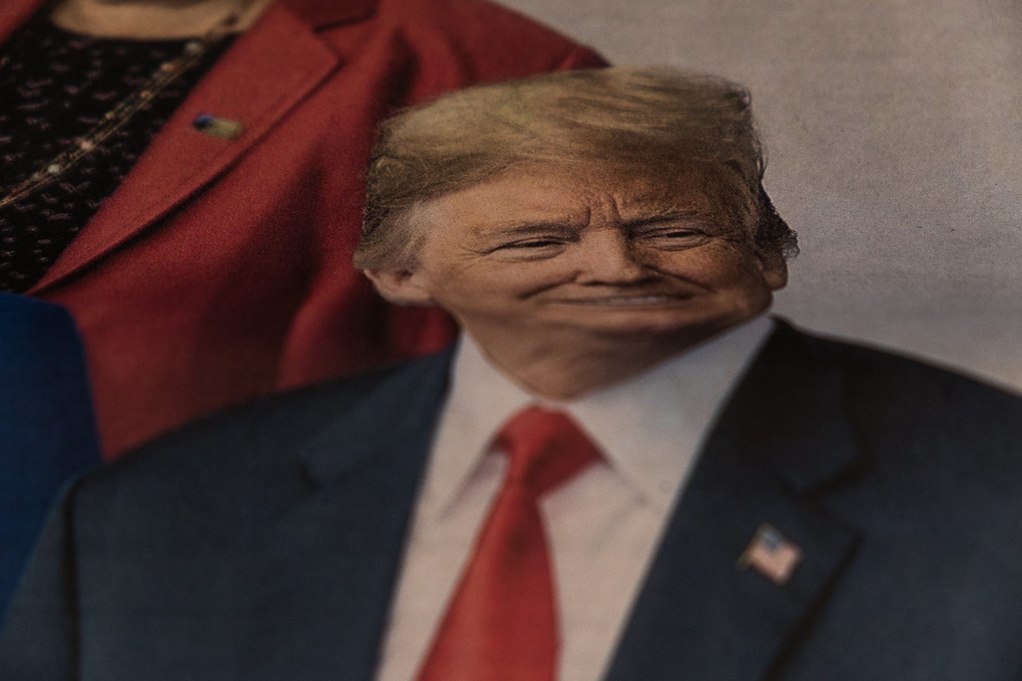 Distorted, wavy Image of an old Donald Trump in mental decline