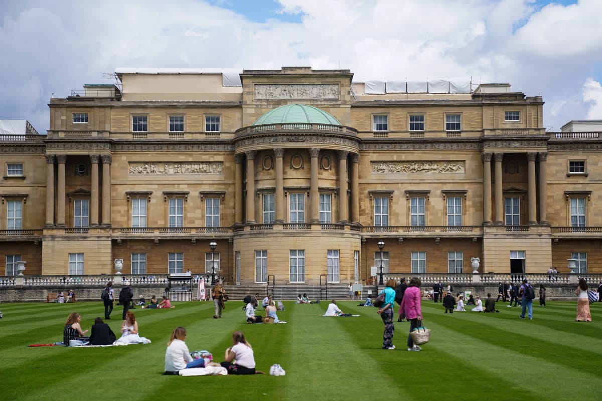 Proposal to turn slice of Buckingham Palace's gardens into public park |  Evening Standard