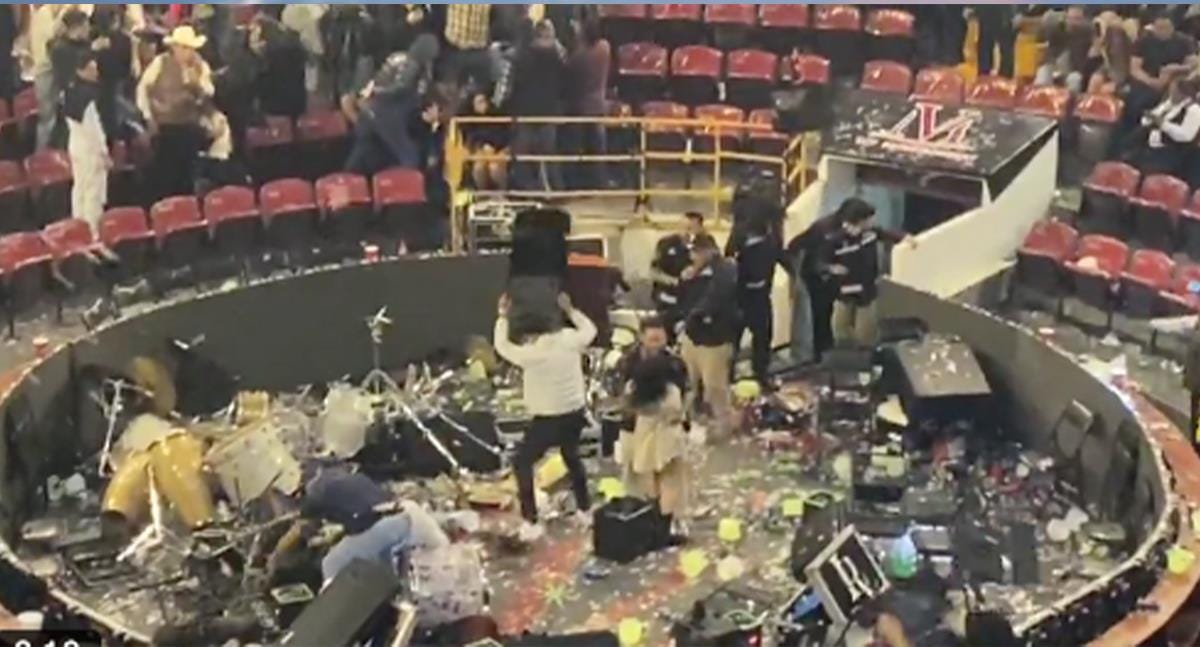 Fans de Luis R Conriquez causan disturbios en Texcoco