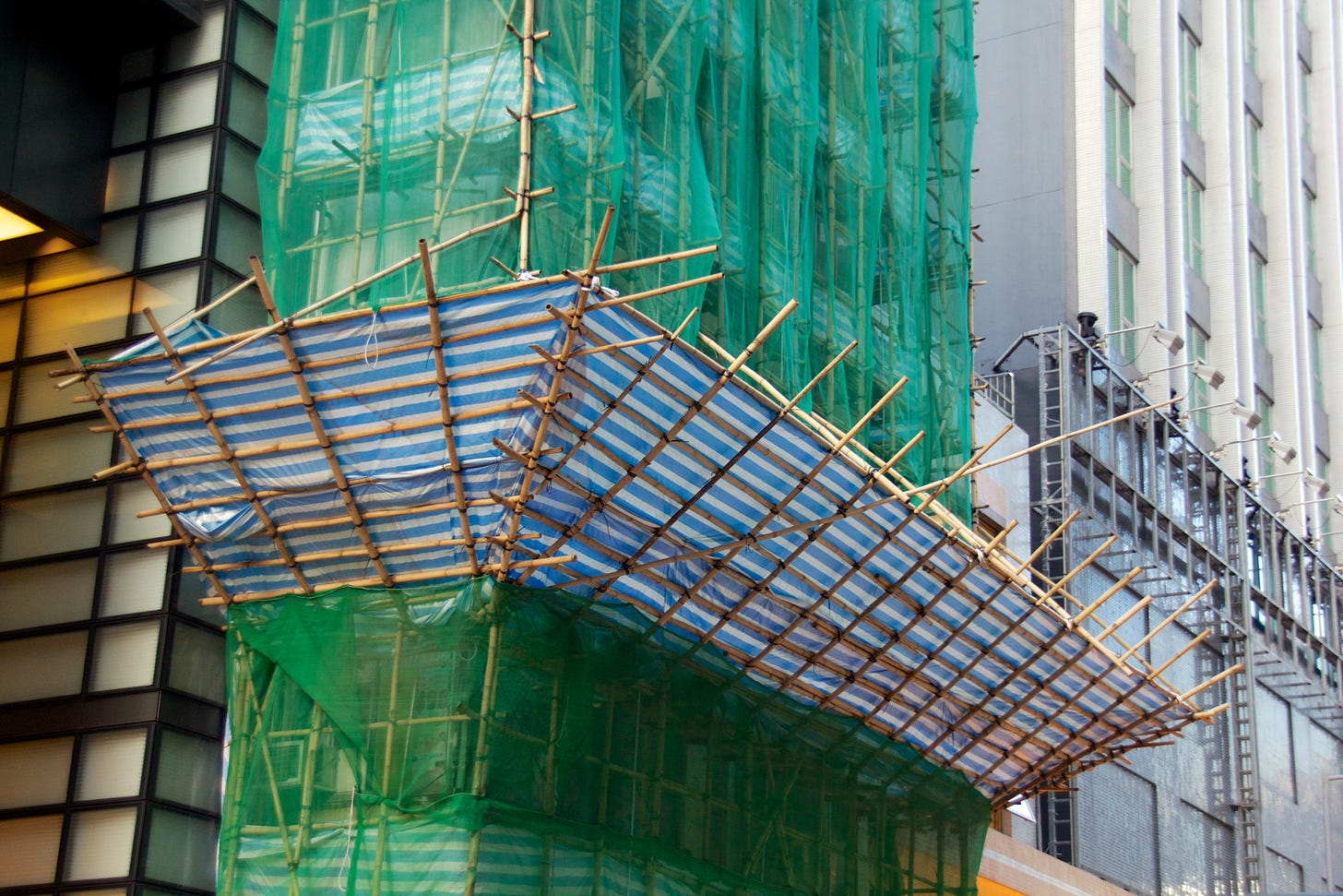File:Bamboo scaffolding, Hong Kong 3.jpg - Wikimedia Commons