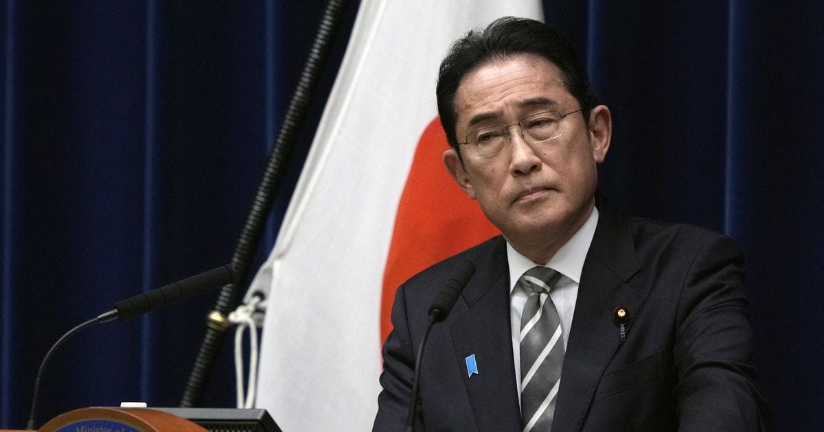 Japon : comment un scandale politico-financier fait tanguer le gouvernement  – L'Express
