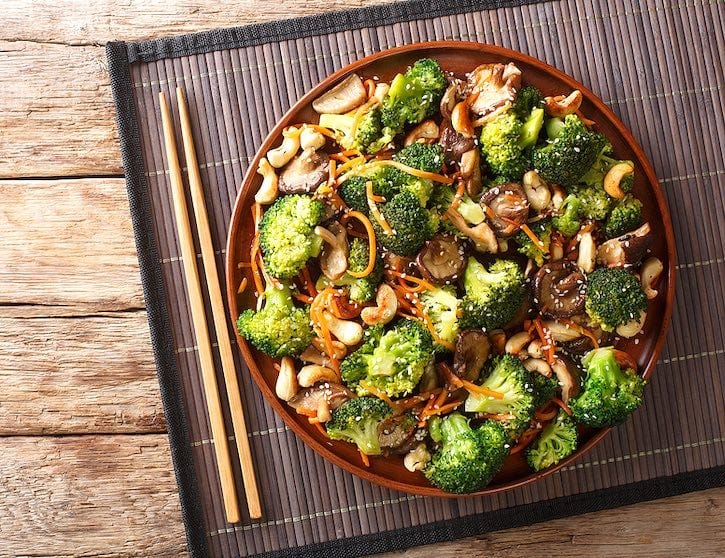 Stir Fried Broccoli with Shiitake Mushrooms, Cashews, & Carrots