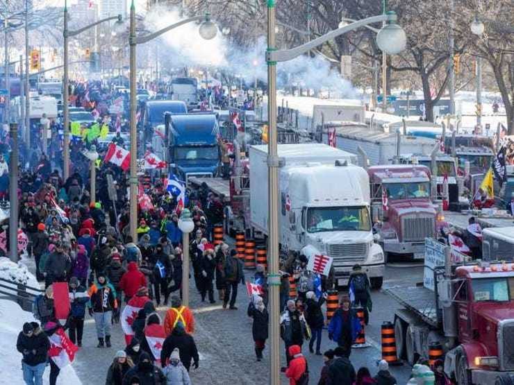 'Freedom convoy' komt aan in Ottawa, 29 januari 2022. Bron: Lars Hagberg/AFP/Getty Images