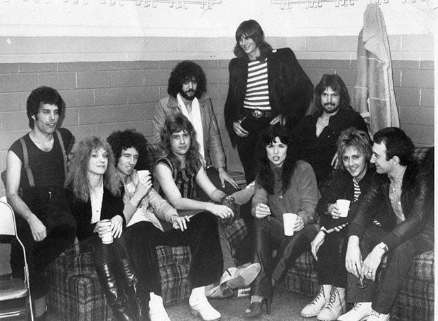 r/queen - Freddie Mercury et al. posing for a photo r/queen - Freddie Mercury et al. posing for a photo