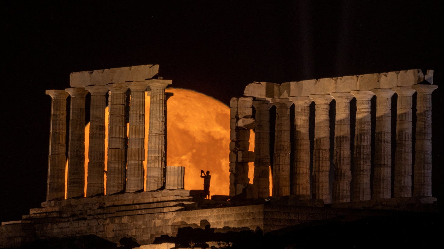 La superluna en Grecia
