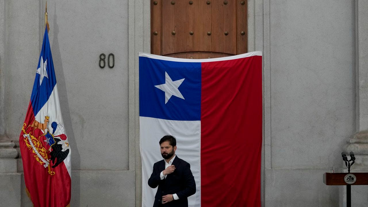 Le président chilien Gabriel Boric au palais présidentiel de La Moneda lors du 50e anniversaire du coup d'État de 1973 | Photo : AP