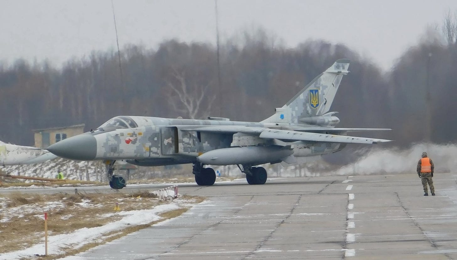 Su-24 de Ucrania con un misil Storm Shadow.