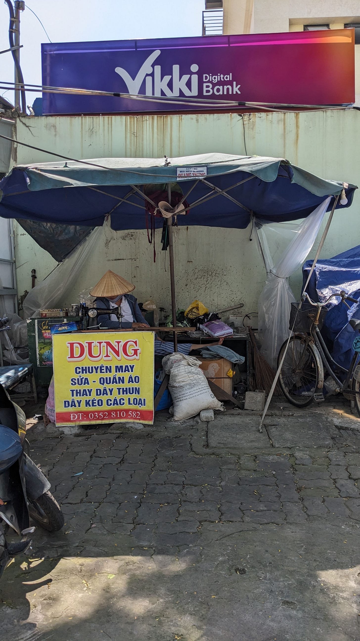 sewing stand in vietnam