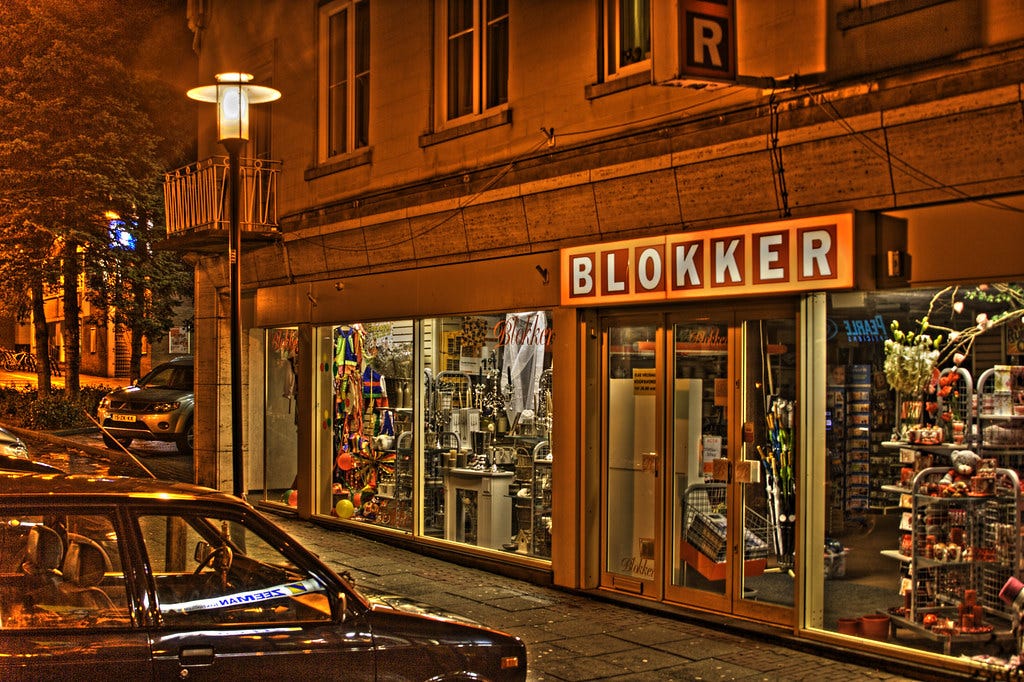 Blokker store in Valkenburg | Evening shot of a Blokker hous… | Flickr