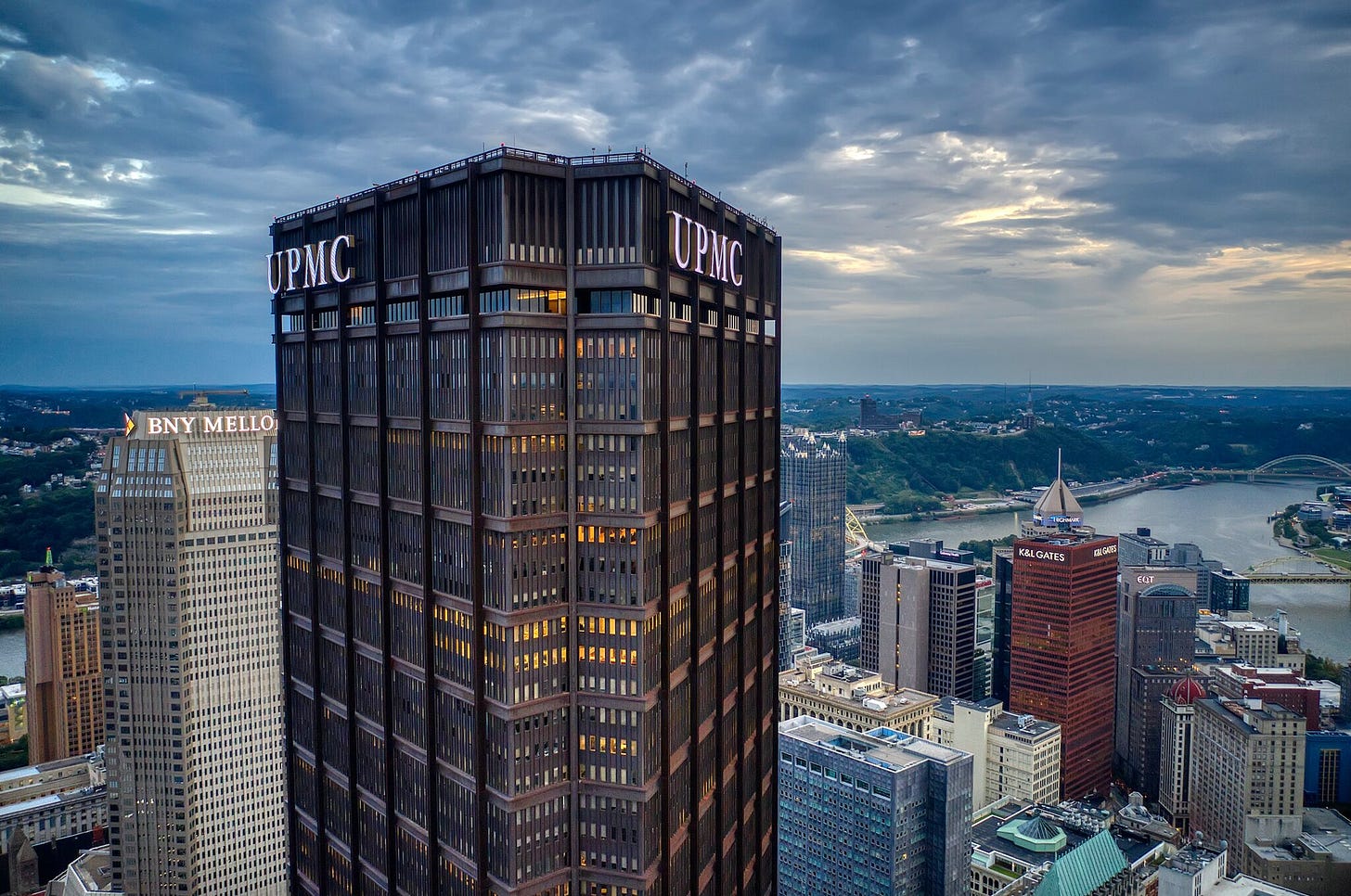 UPMC building, Pittsburgh skyline