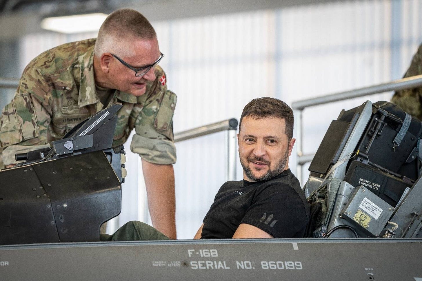 Holanda intensifica apoio à Ucrânia com drones avançados e caças F-16