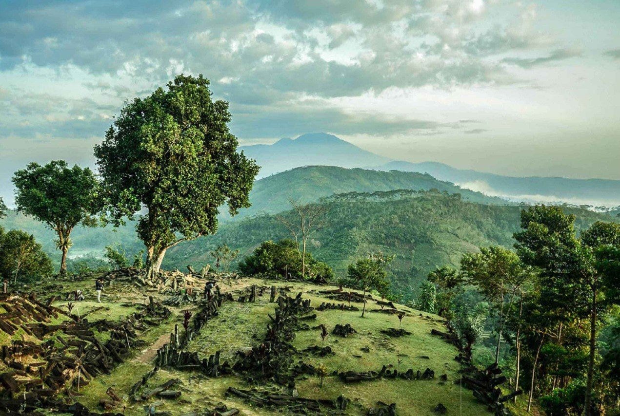 Gunung Padang pode ser a pirâmide mais antiga do mundo? Gunung Padang pode ser a pirâmide mais antiga do mundo?