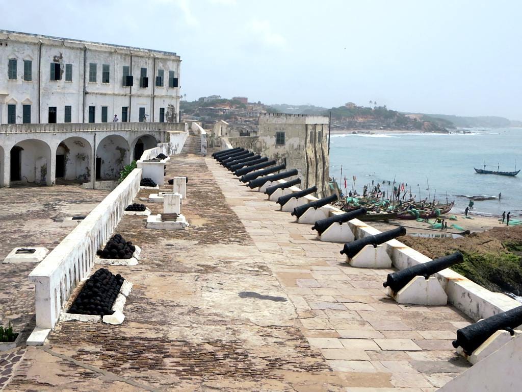 Southeast Battery of Cape Coast Castle | A row of cannon ove… | Flickr