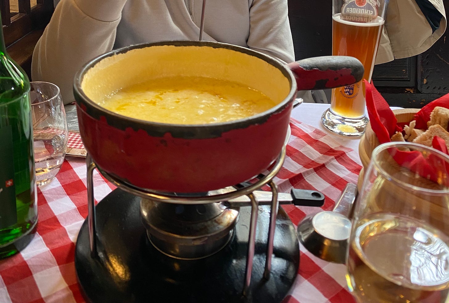 A pot of cheese (fondue)