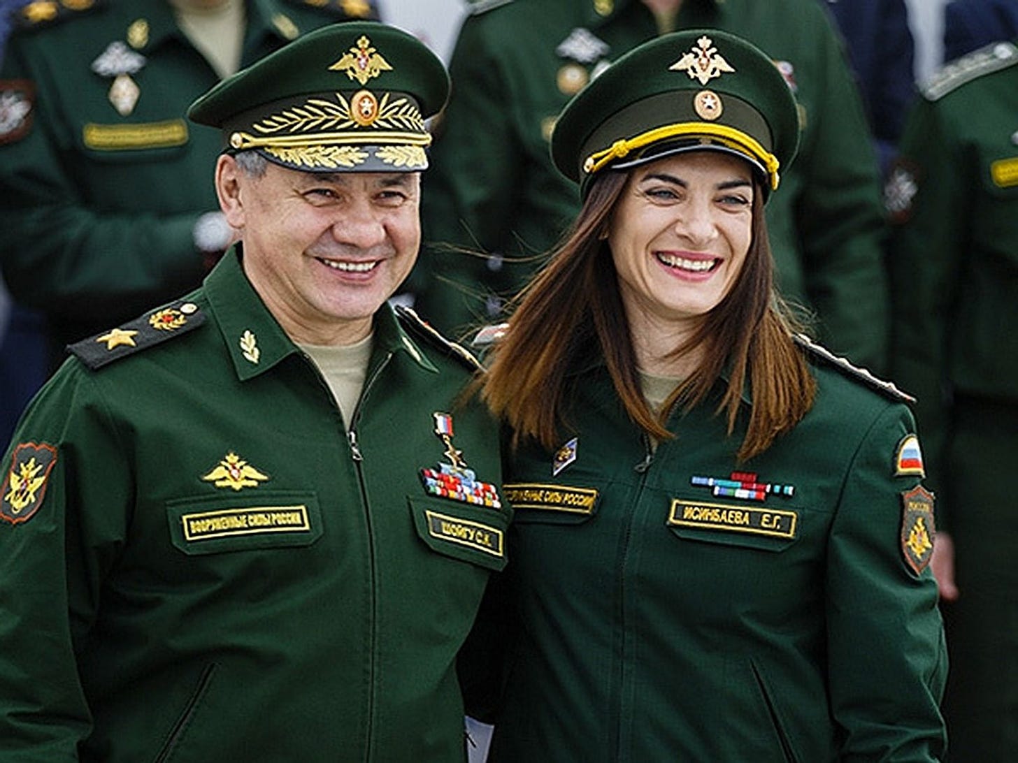Yelena Isinbayeva received major's shoulder straps from Defense Minister Sergei Shoigu