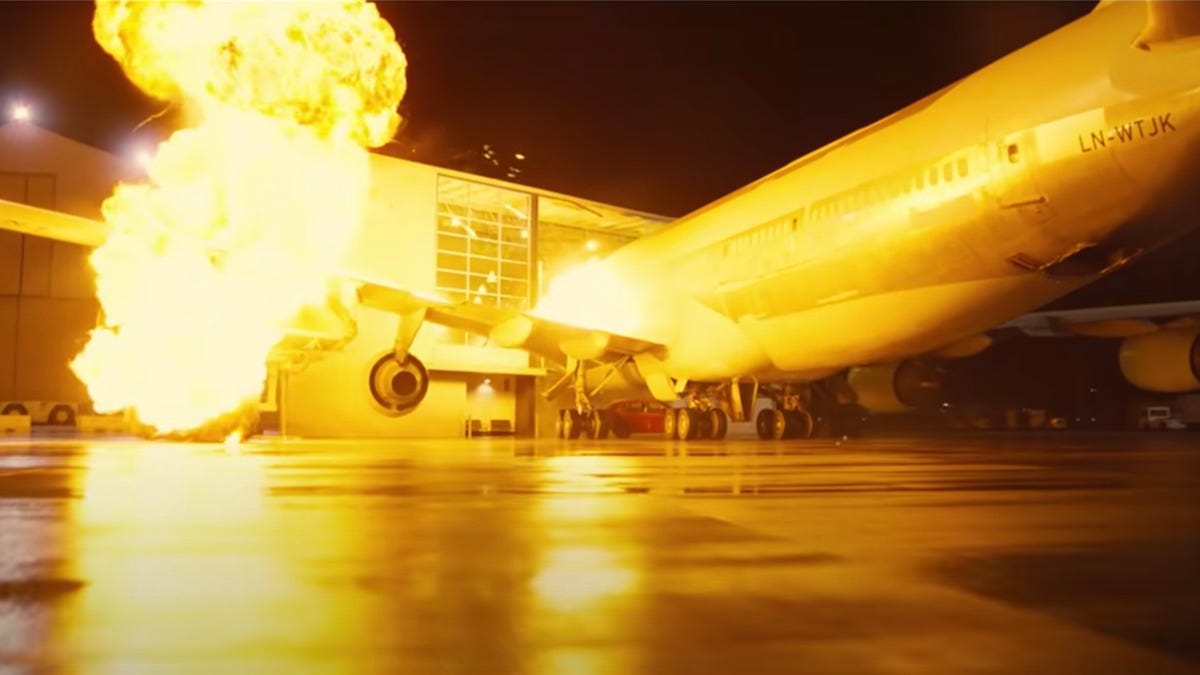 Christopher Nolan Bought a Real 747 for Tenet Just to Crash It
