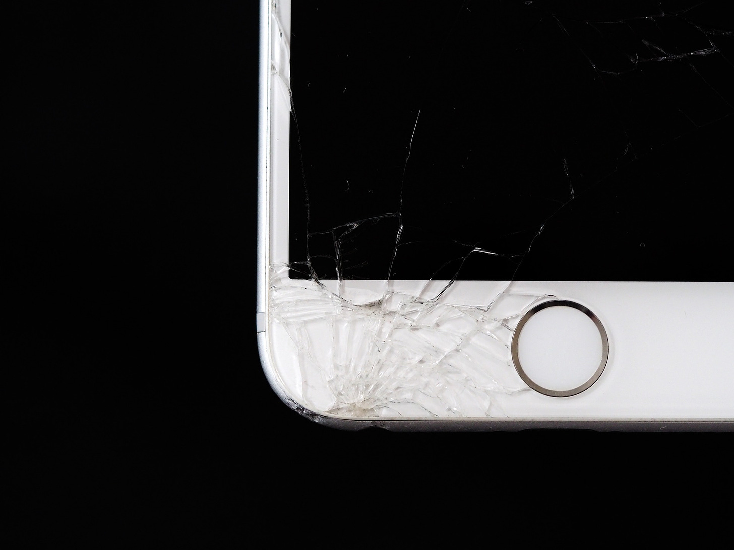 Image of broken smartphone