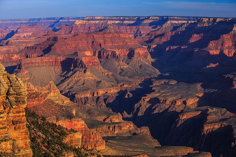 File:Dawn on the S rim of the Grand Canyon (8645178272).jpg